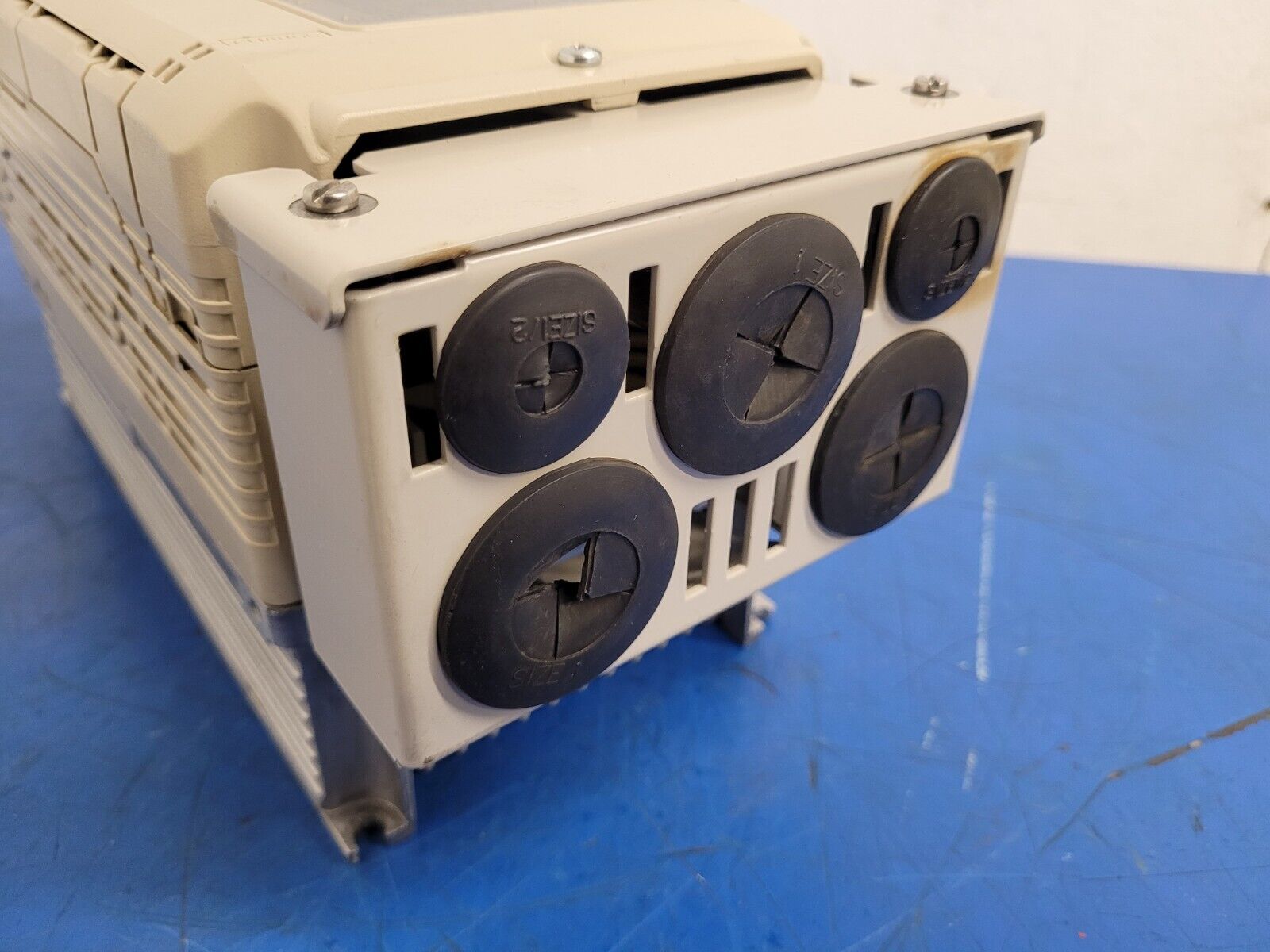 Yaskawa CIMR-AU2A0018FAA AC VFD Motor Drive A1000 Series 200V 3Ph 17.5A