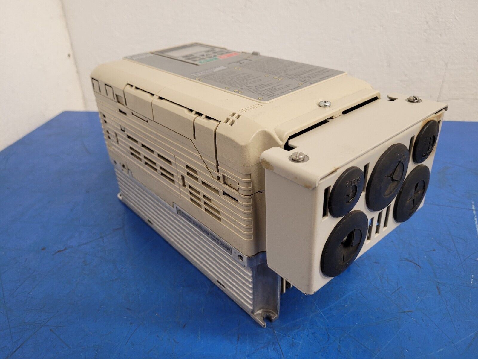 Yaskawa CIMR-AU2A0018FAA AC VFD Motor Drive A1000 Series 200V 3Ph 17.5A
