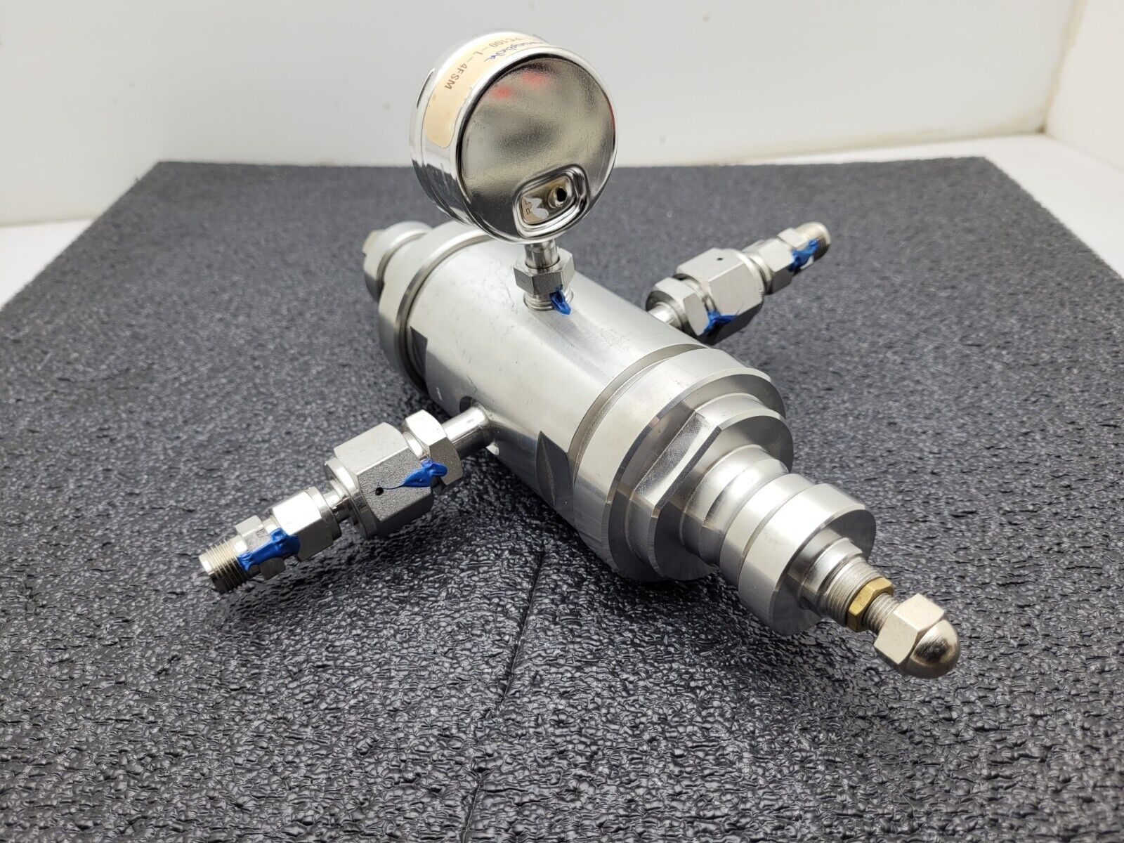 TESCOM PM000249A Pressure Regulator Swagelok Pressure Gauge PGU-50-PC100-L-4FSM