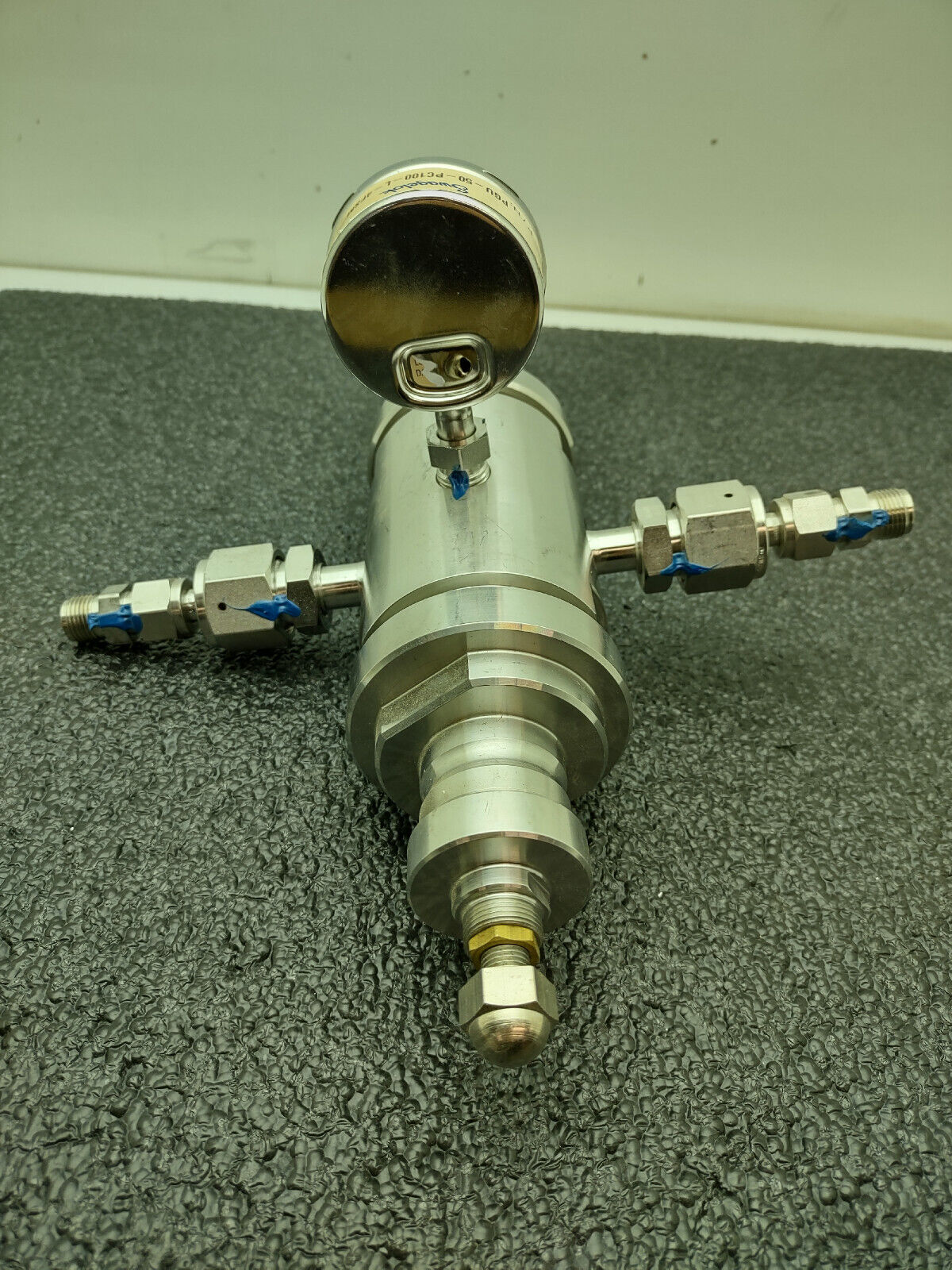 TESCOM PM000249A Pressure Regulator Swagelok Pressure Gauge PGU-50-PC100-L-4FSM