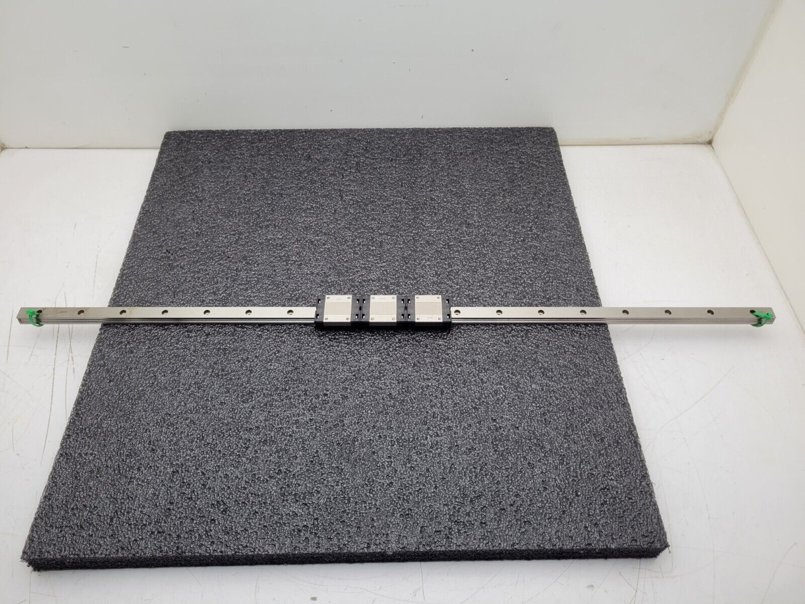 Lot of 2 Rails 6 blocks THK SRS15M OK135 Linear Bearing w/ 718 mm Rail