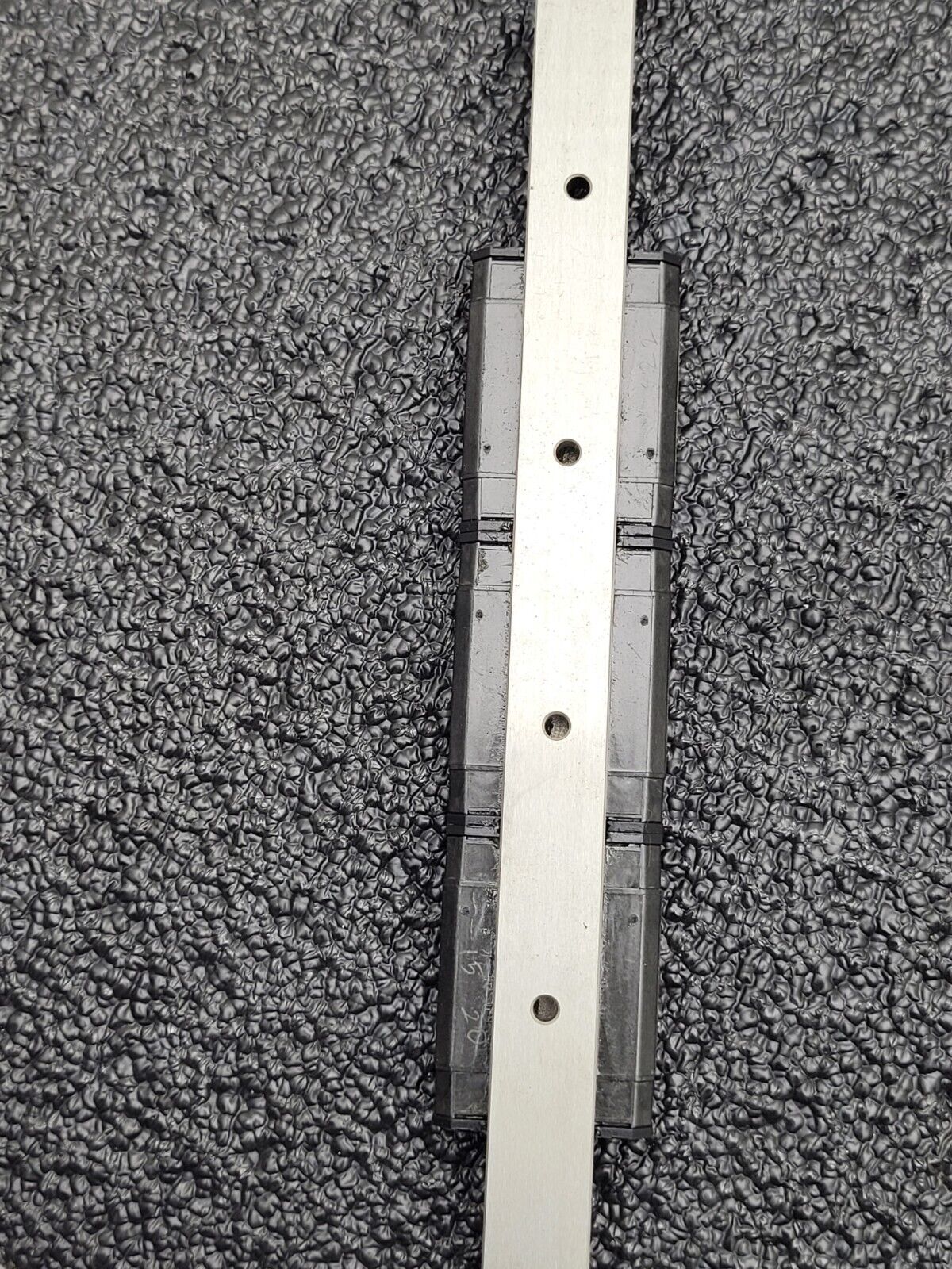 Lot of 2 Rails 6 blocks THK SRS15M OK135 Linear Bearing w/ 718 mm Rail
