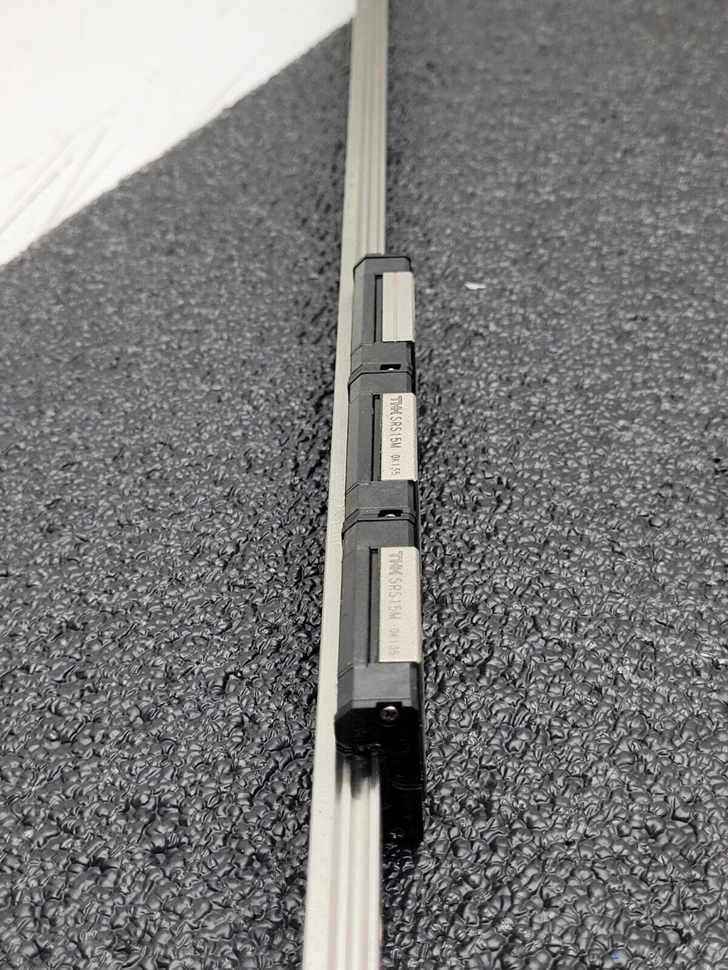 Lot of 2 Rails 6 blocks THK SRS15M OK135 Linear Bearing w/ 718 mm Rail