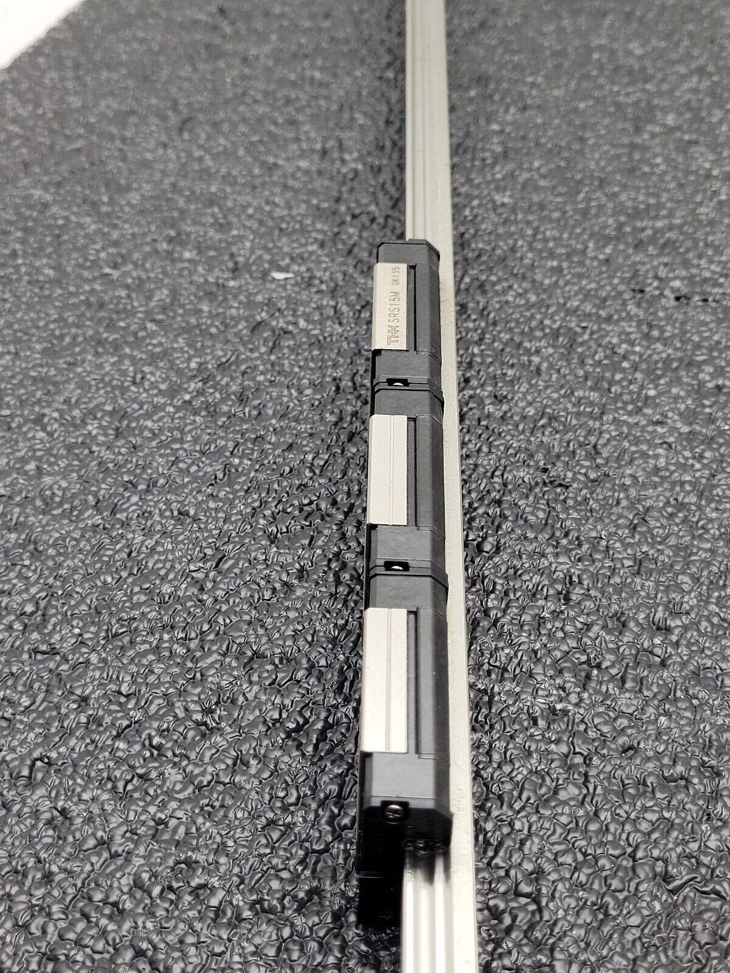 Lot of 2 Rails 6 blocks THK SRS15M OK135 Linear Bearing w/ 718 mm Rail