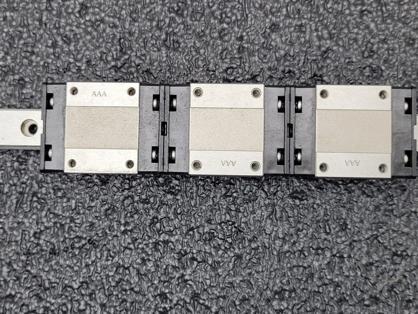 Lot of 2 Rails 6 blocks THK SRS15M OK135 Linear Bearing w/ 718 mm Rail