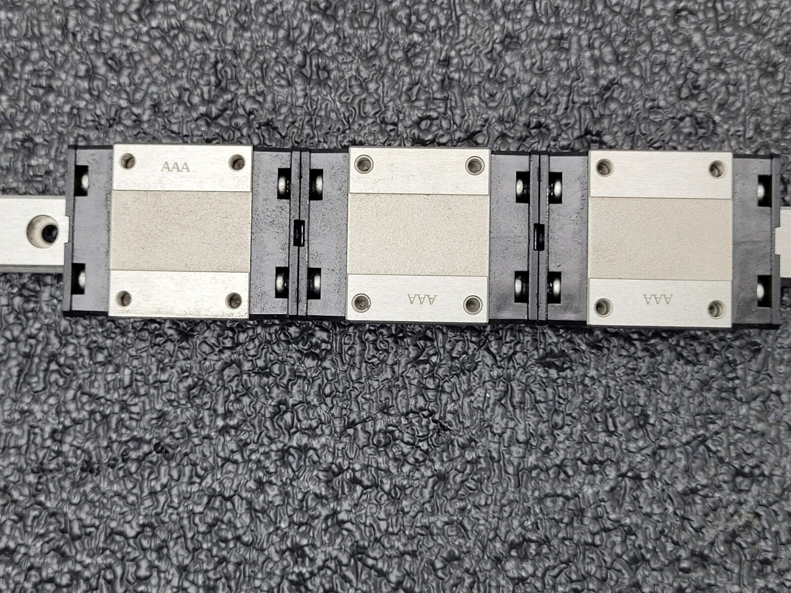 Lot of 2 Rails 6 blocks THK SRS15M OK135 Linear Bearing w/ 718 mm Rail