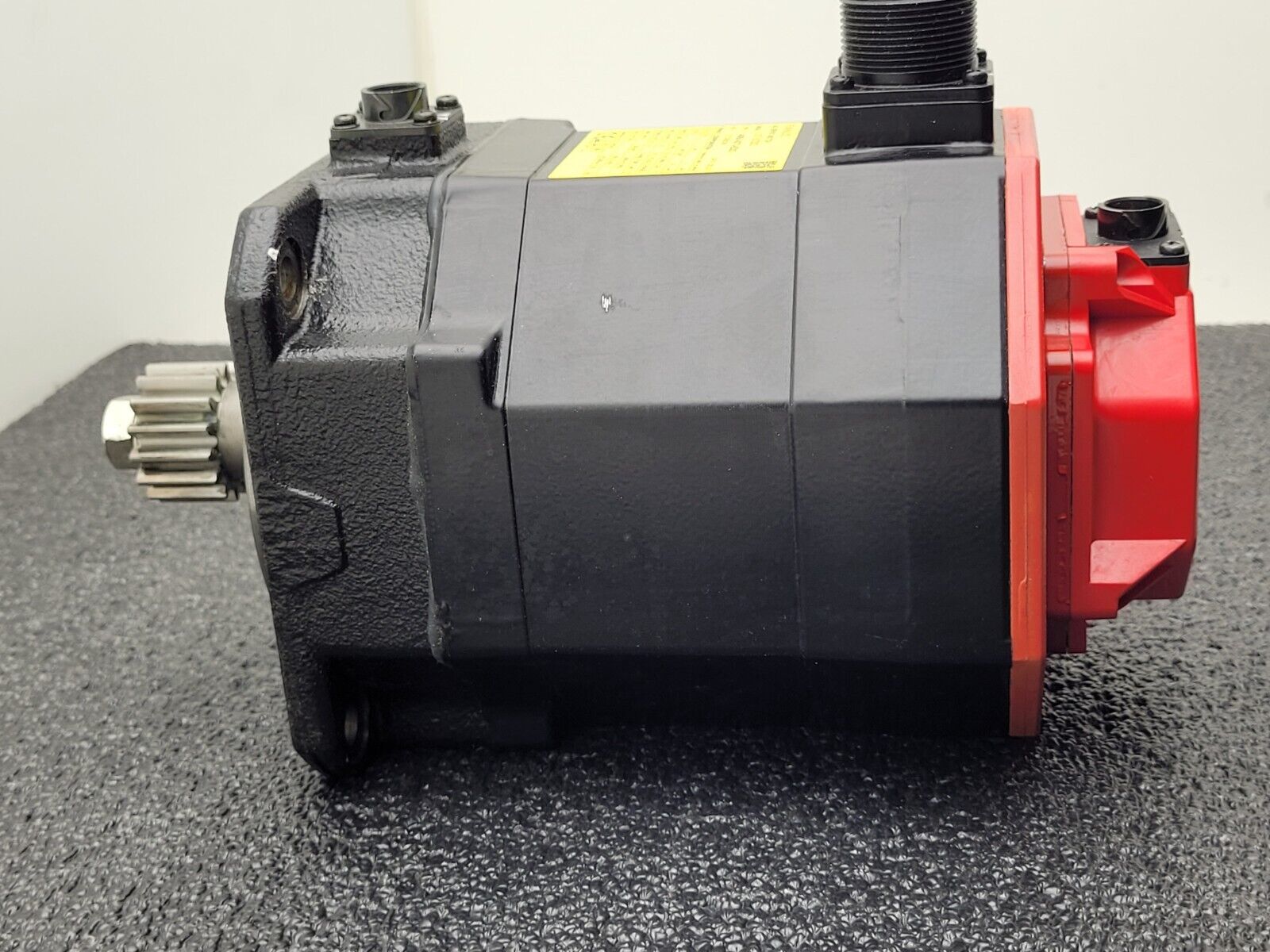 Fanuc A06B-0075-B303 AC Servo Motor 1.2kw 2000rpm Encoder A860-2020-T301 BiA128