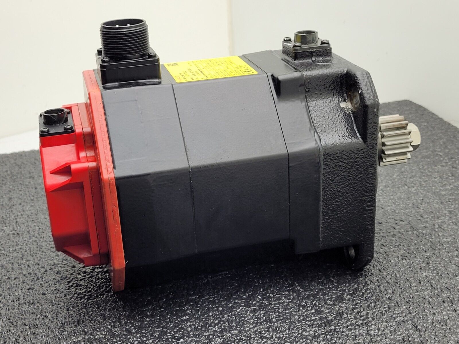 Fanuc A06B-0075-B303 AC Servo Motor 1.2kw 2000rpm Encoder A860-2020-T301 BiA128