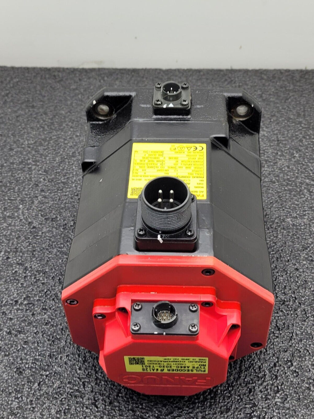 Fanuc A06B-0075-B303 AC Servo Motor 1.2kw 2000rpm Encoder A860-2020-T301 BiA128