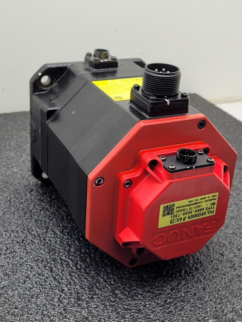 Fanuc A06B-0075-B303 AC Servo Motor 1.2kw 2000rpm Encoder A860-2020-T301 BiA128