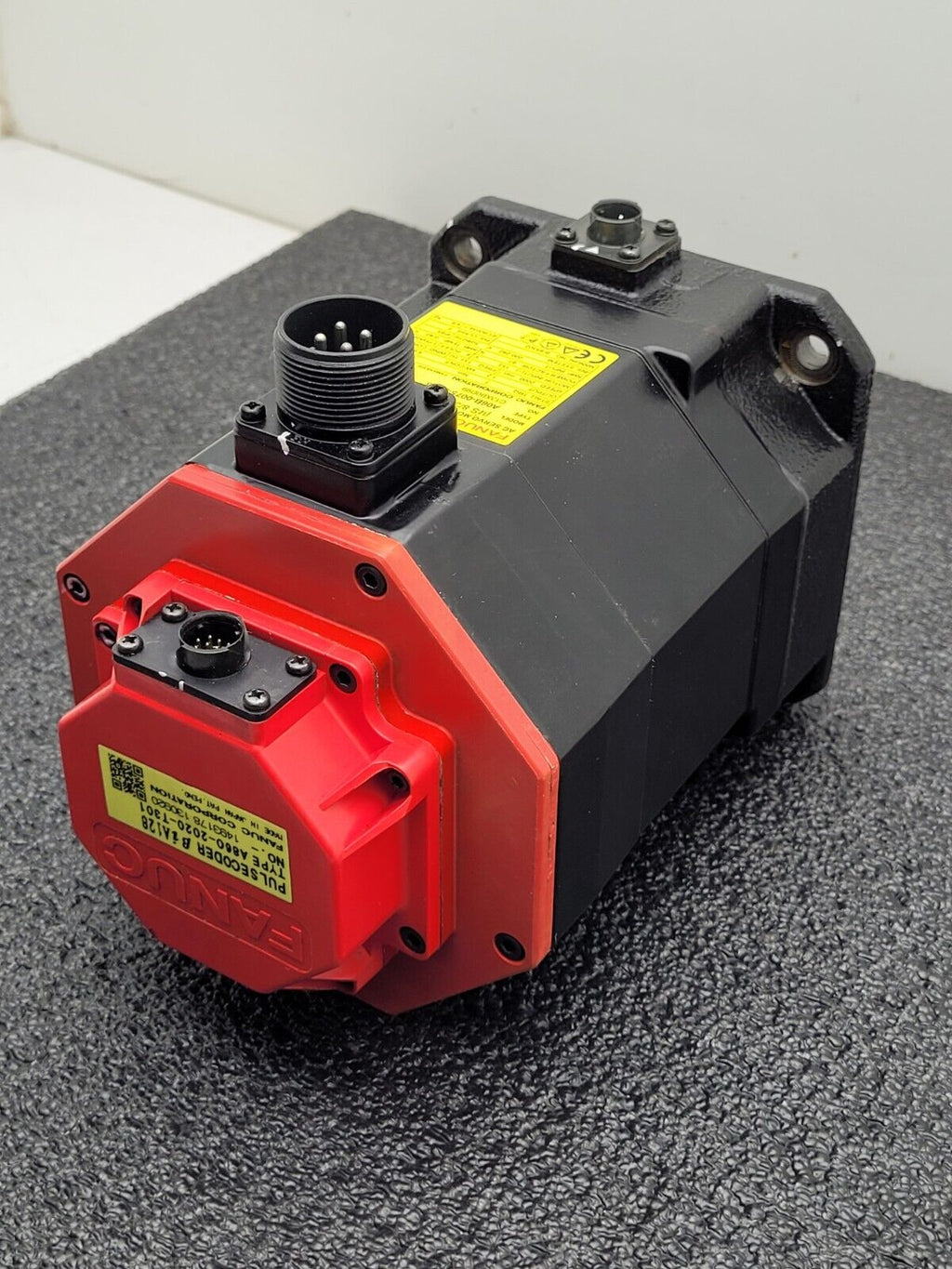 Fanuc A06B-0075-B303 AC Servo Motor 1.2kw 2000rpm Encoder A860-2020-T301 BiA128