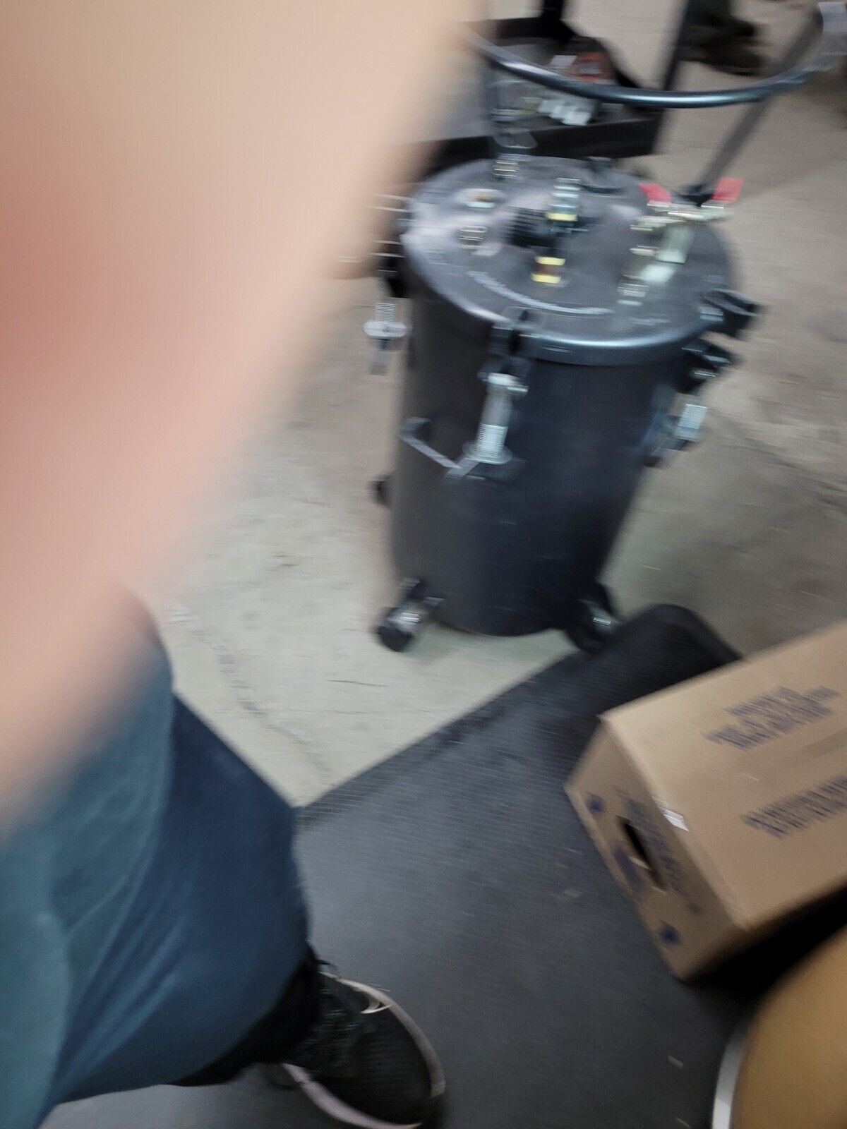 Fanuc A06B-0075-B303 AC Servo Motor 1.2kw 2000rpm Encoder A860-2020-T301 BiA128