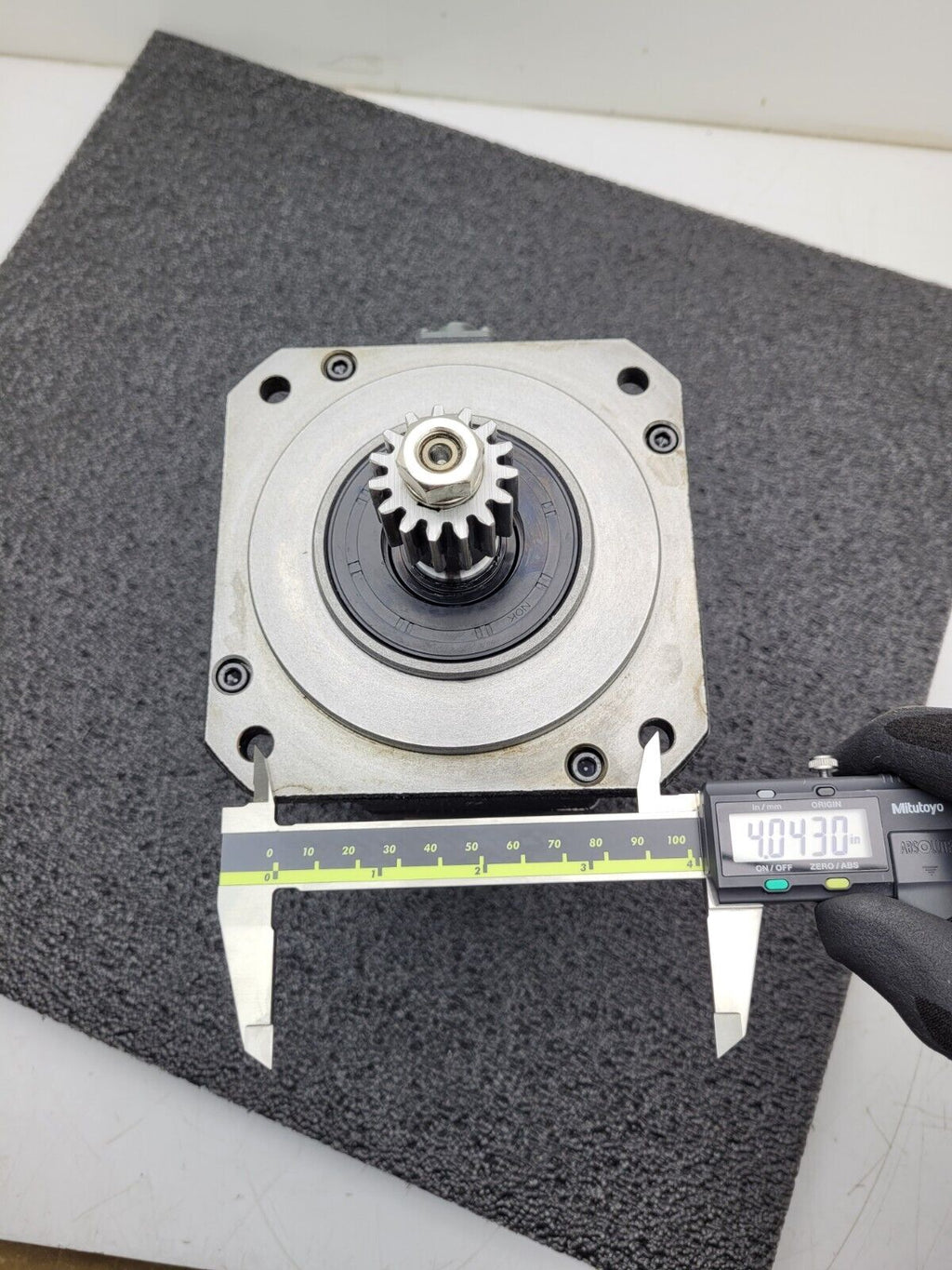 Fanuc A06B-0075-B303 AC Servo Motor 1.2kw 2000rpm Encoder A860-2020-T301 BiA128