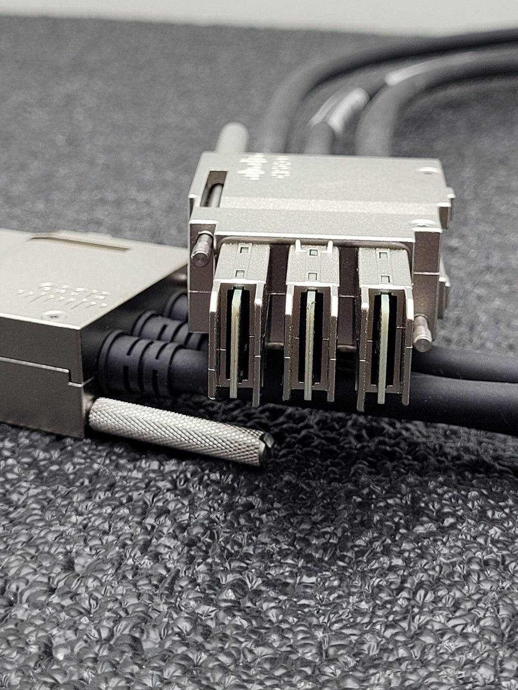 Cisco Stacking Cable 800-40404-01 STACK-T1-1M V01 for 3850 Series Good Condition