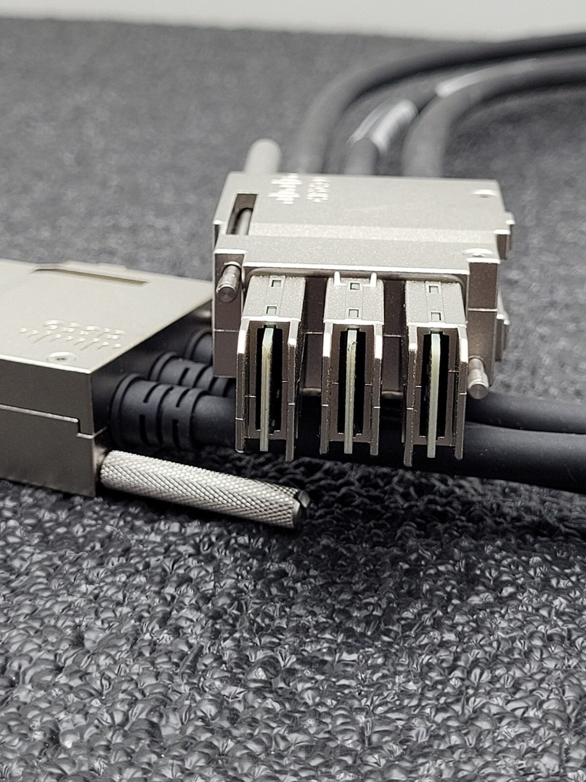 Cisco Stacking Cable 800-40404-01 STACK-T1-1M V01 for 3850 Series Good Condition