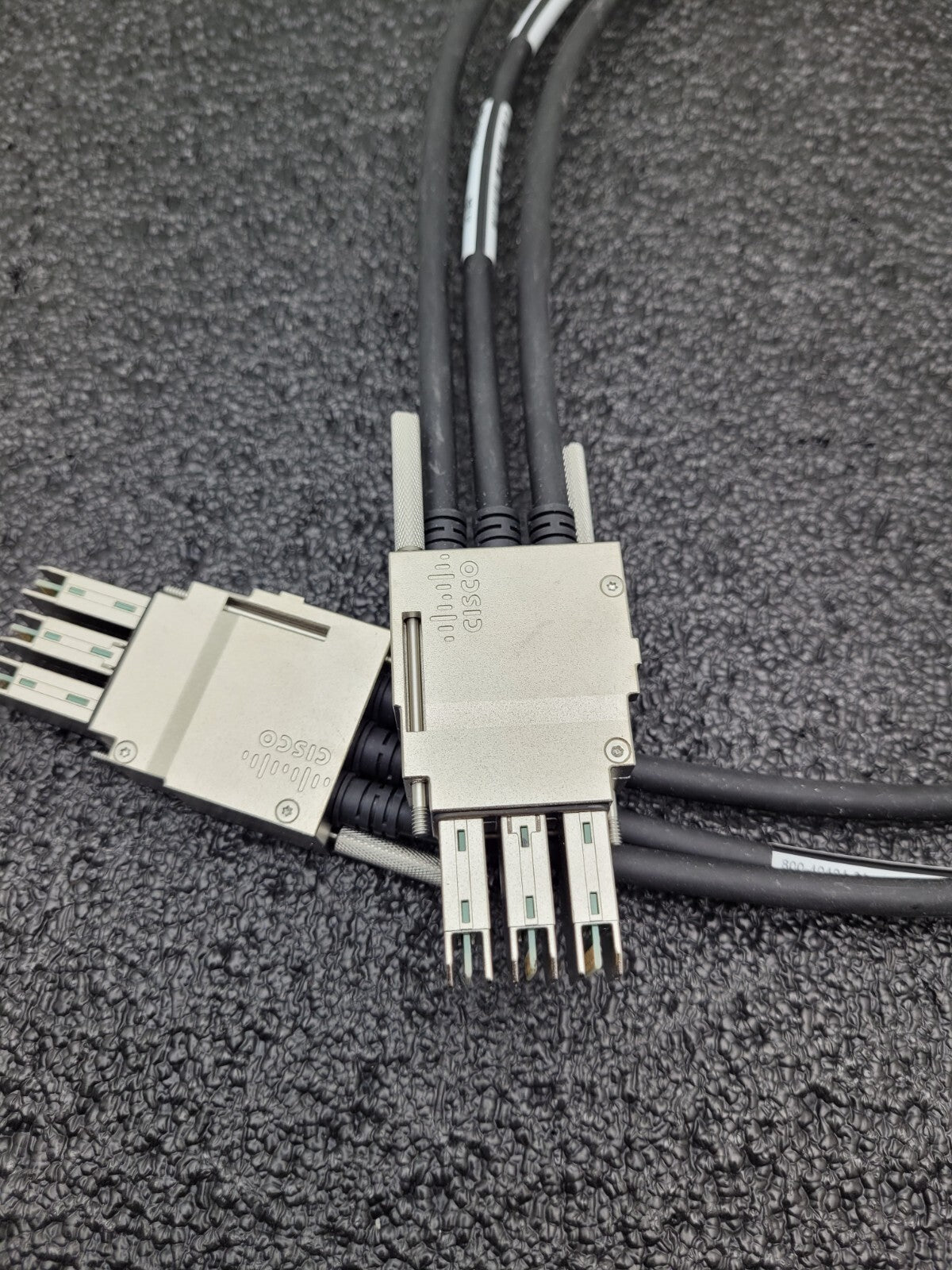 Cisco Stacking Cable 800-40404-01 STACK-T1-1M V01 for 3850 Series Good Condition