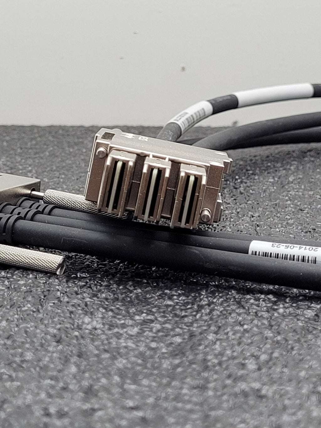 Cisco Stacking Cable 800-40404-01 STACK-T1-1M V01 for 3850 Series Good Condition