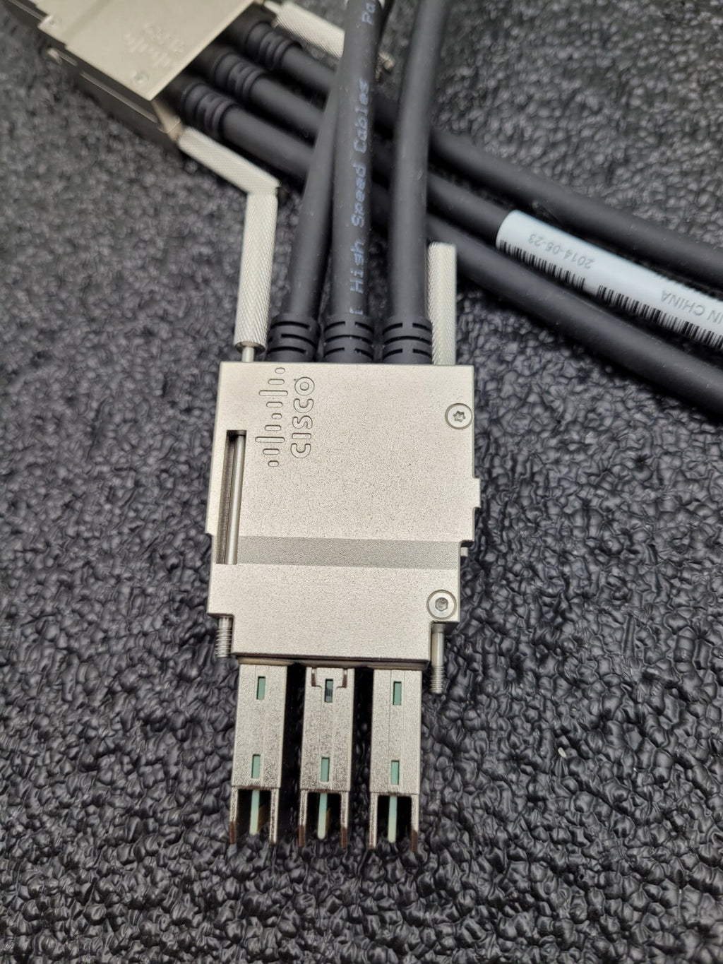 Cisco Stacking Cable 800-40404-01 STACK-T1-1M V01 for 3850 Series Good Condition