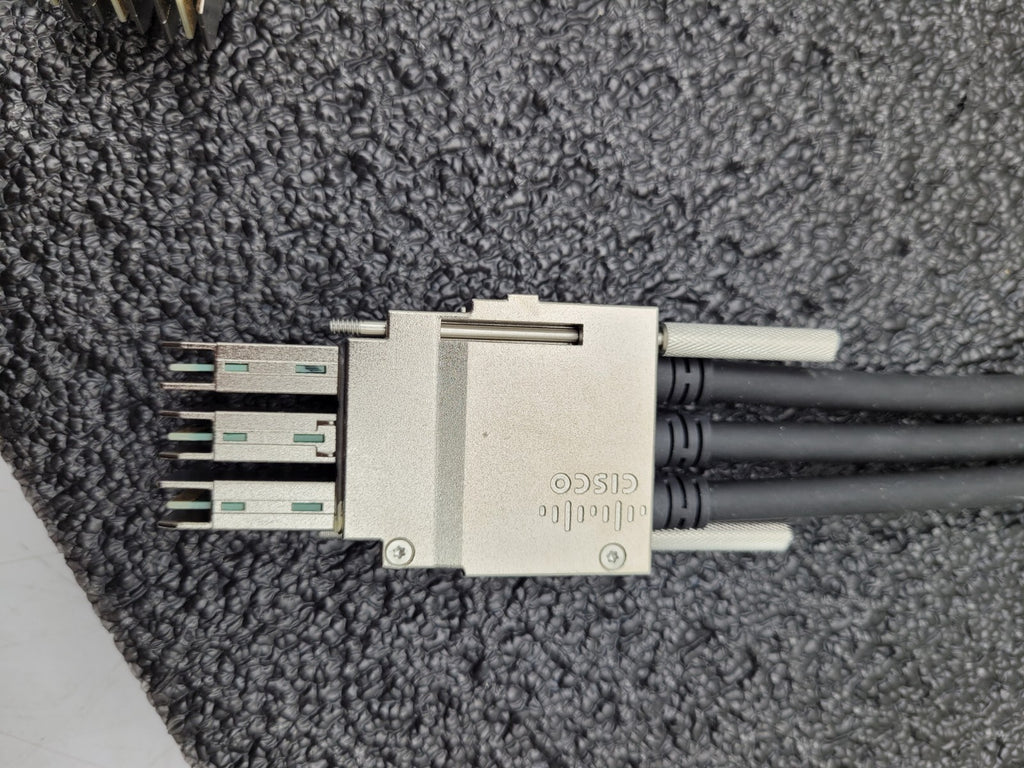 Cisco Stacking Cable 800-40404-01 STACK-T1-1M V01 for 3850 Series Good Condition