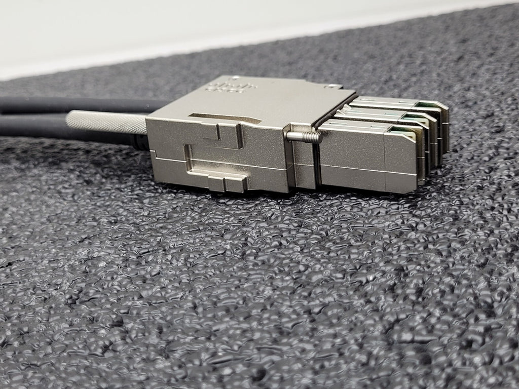 Cisco Stacking Cable 800-40404-01 STACK-T1-1M V01 for 3850 Series Good Condition