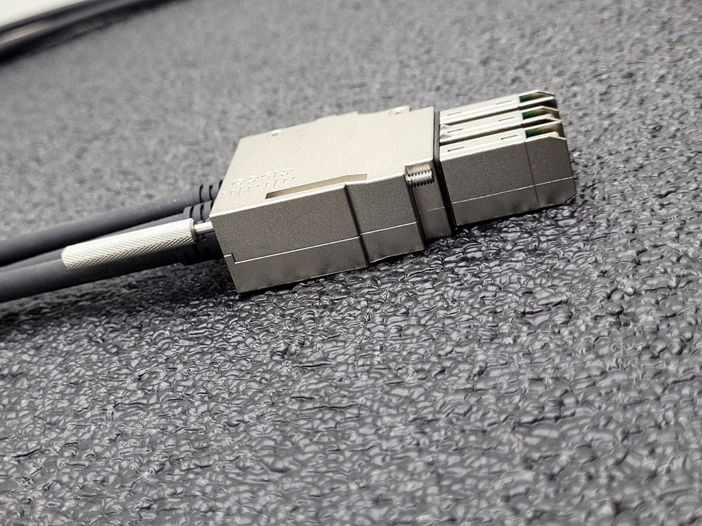 Cisco Stacking Cable 800-40404-01 STACK-T1-1M V01 for 3850 Series Good Condition