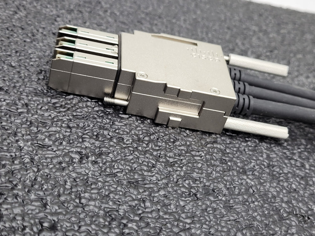 Cisco Stacking Cable 800-40404-01 STACK-T1-1M V01 for 3850 Series Good Condition