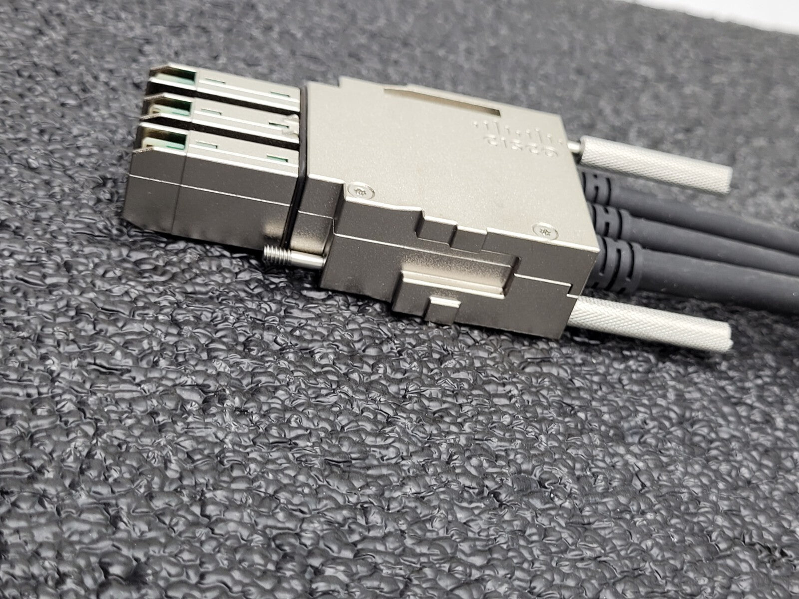 Cisco Stacking Cable 800-40404-01 STACK-T1-1M V01 for 3850 Series Good Condition