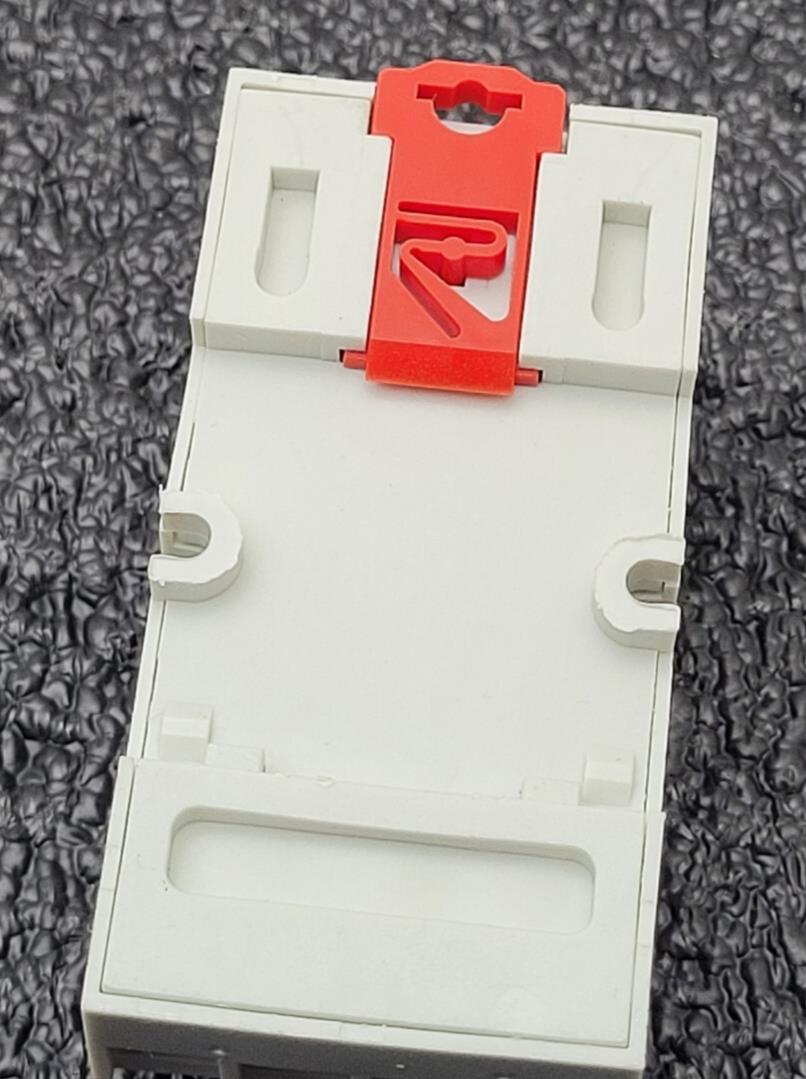 Lot of 20 + 3  Automation Direct 750-3C-SKT Relay Mount DIN Rail Base New