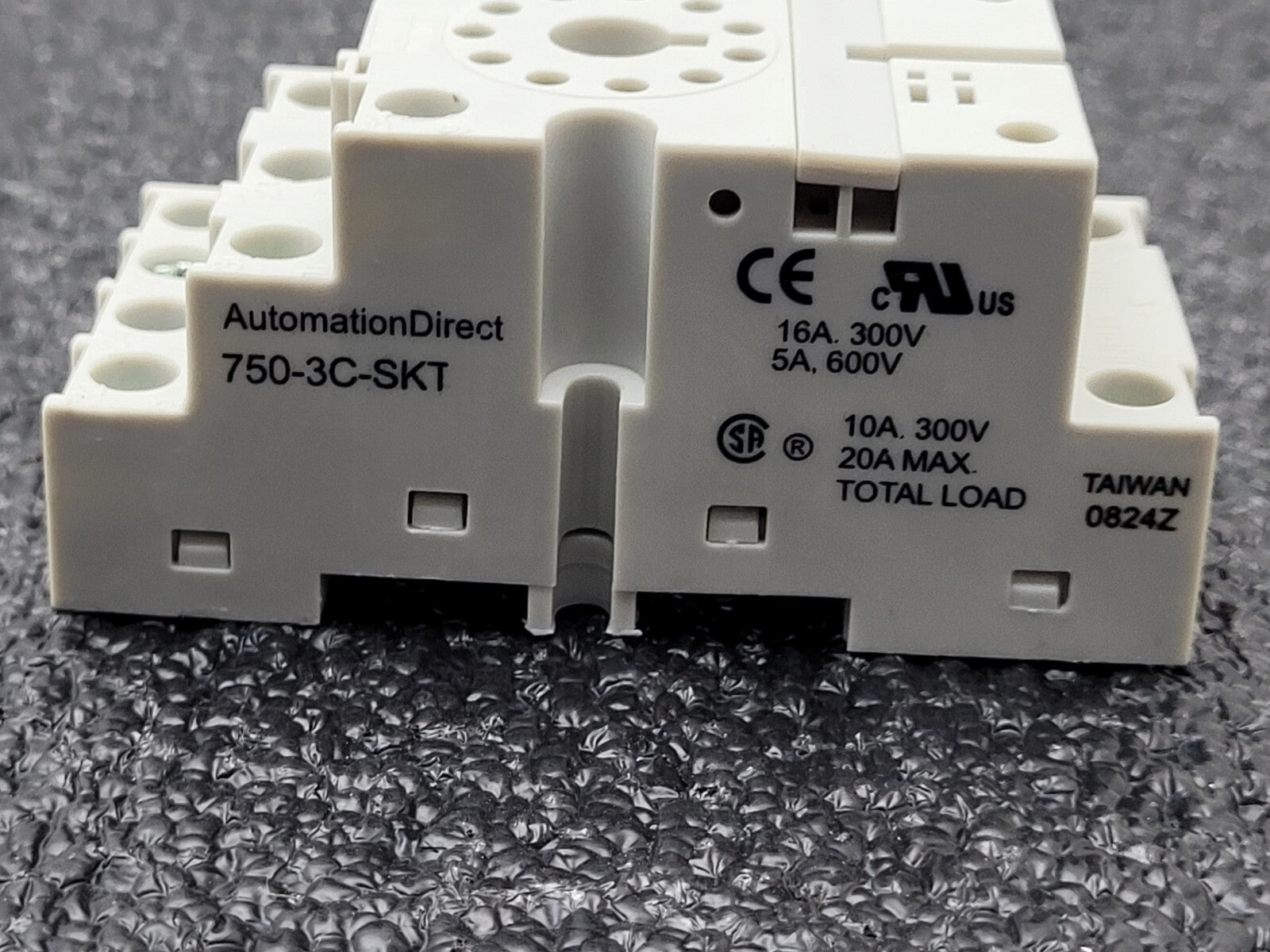 Lot of 20 + 3  Automation Direct 750-3C-SKT Relay Mount DIN Rail Base New