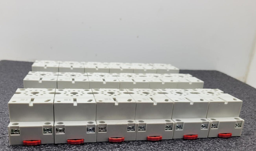 Lot of 20 + 3  Automation Direct 750-3C-SKT Relay Mount DIN Rail Base New