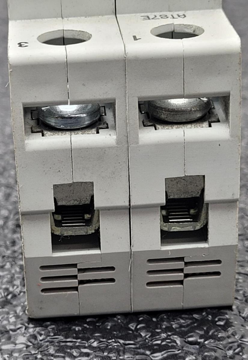 Lot of 10 Eaton Cutler Hammer WMZS2D02 Miniature Circuit Breaker 2A 5kA Type D