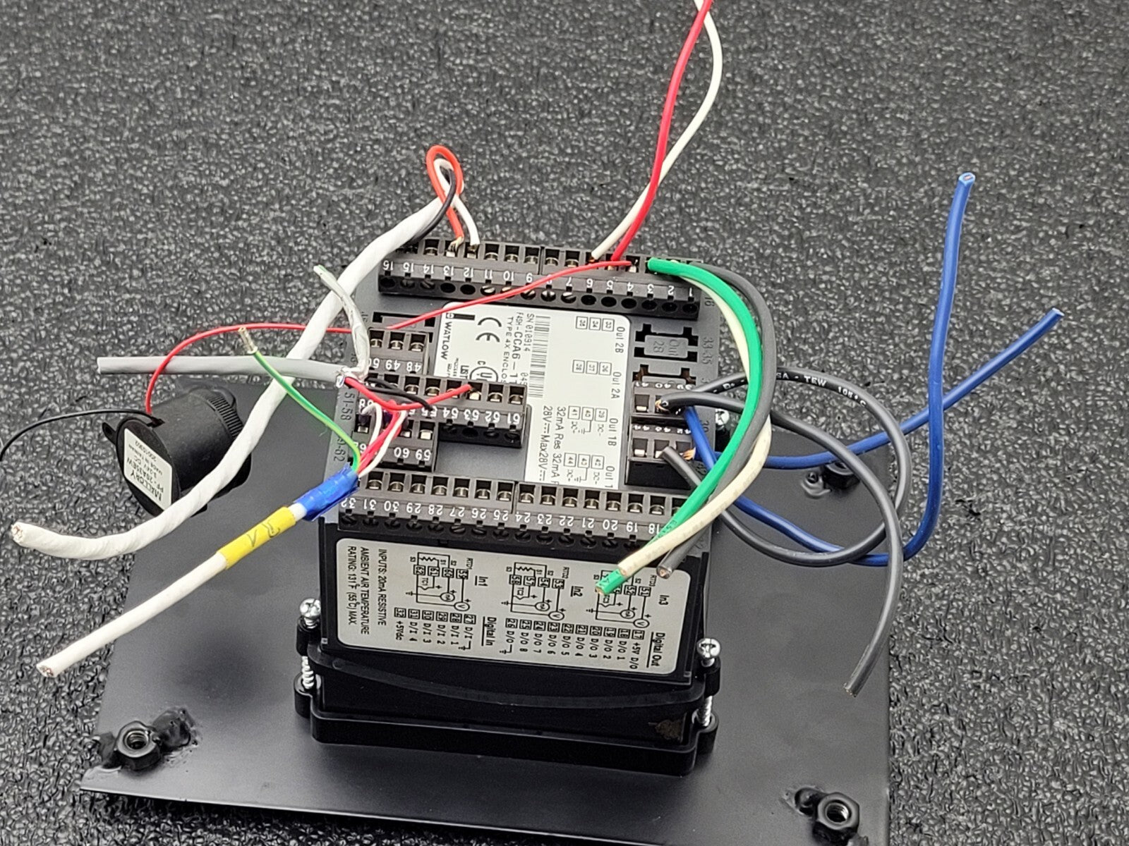 Watlow Temperature Single Channel Ramping Control F4SH-CCA6-11RG 100-240VAC In