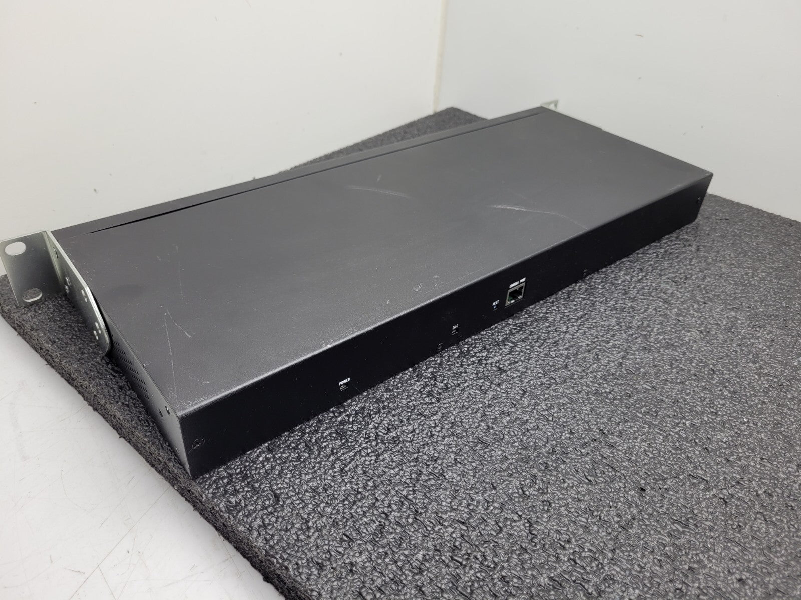 Digi ConnectPort TS 16 Terminal Server 50001551-01 w/ Brackets