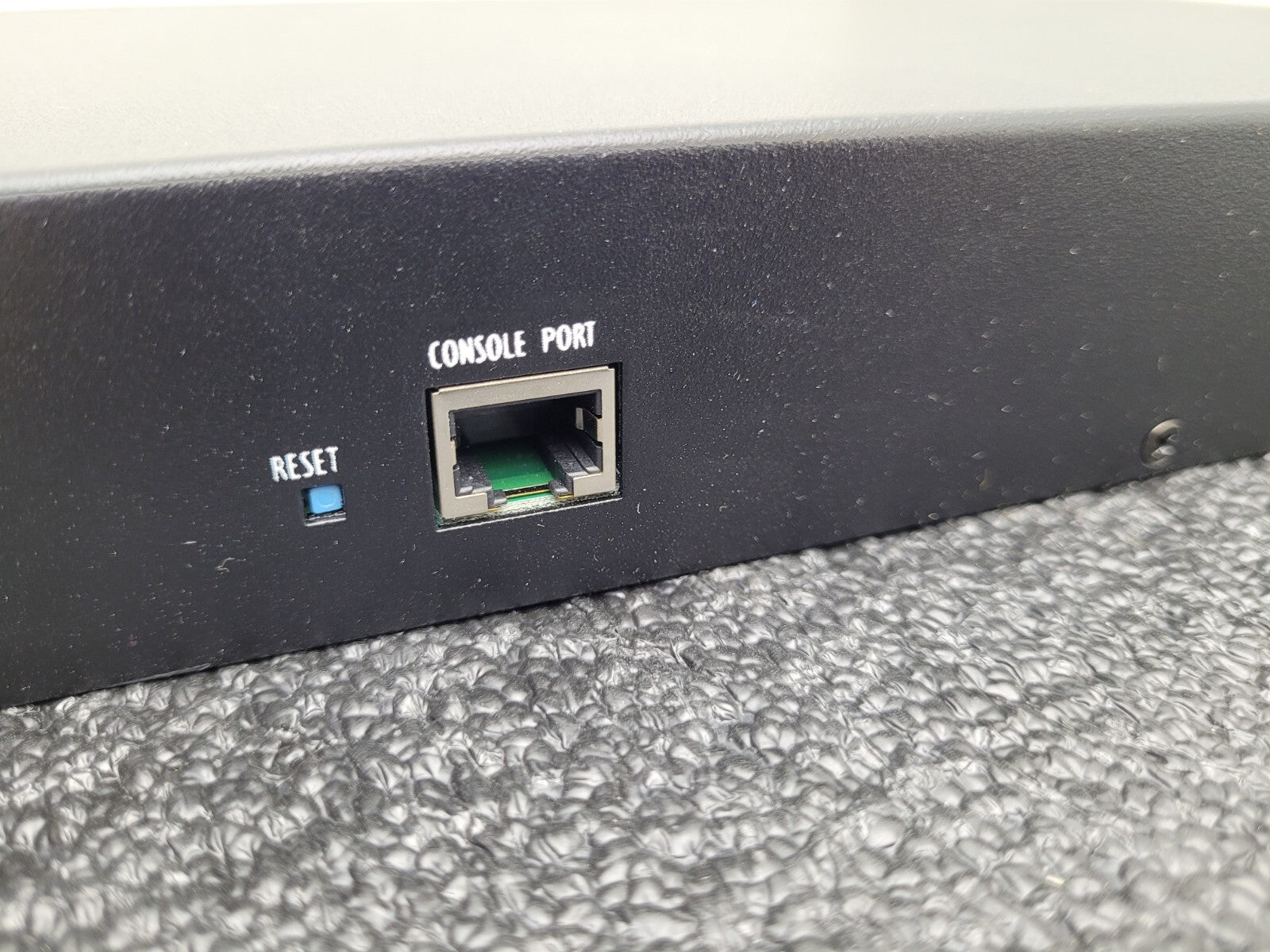 Digi ConnectPort TS 16 Terminal Server 50001551-01 w/ Brackets