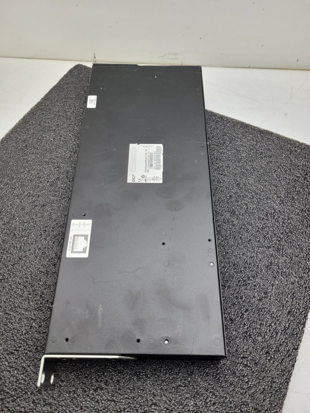 Digi ConnectPort TS 16 Terminal Server 50001551-01 w/ Brackets
