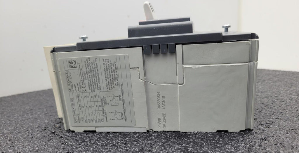Lot of 2 ABB SACE TMAX XT3N  225 Circuit Breaker