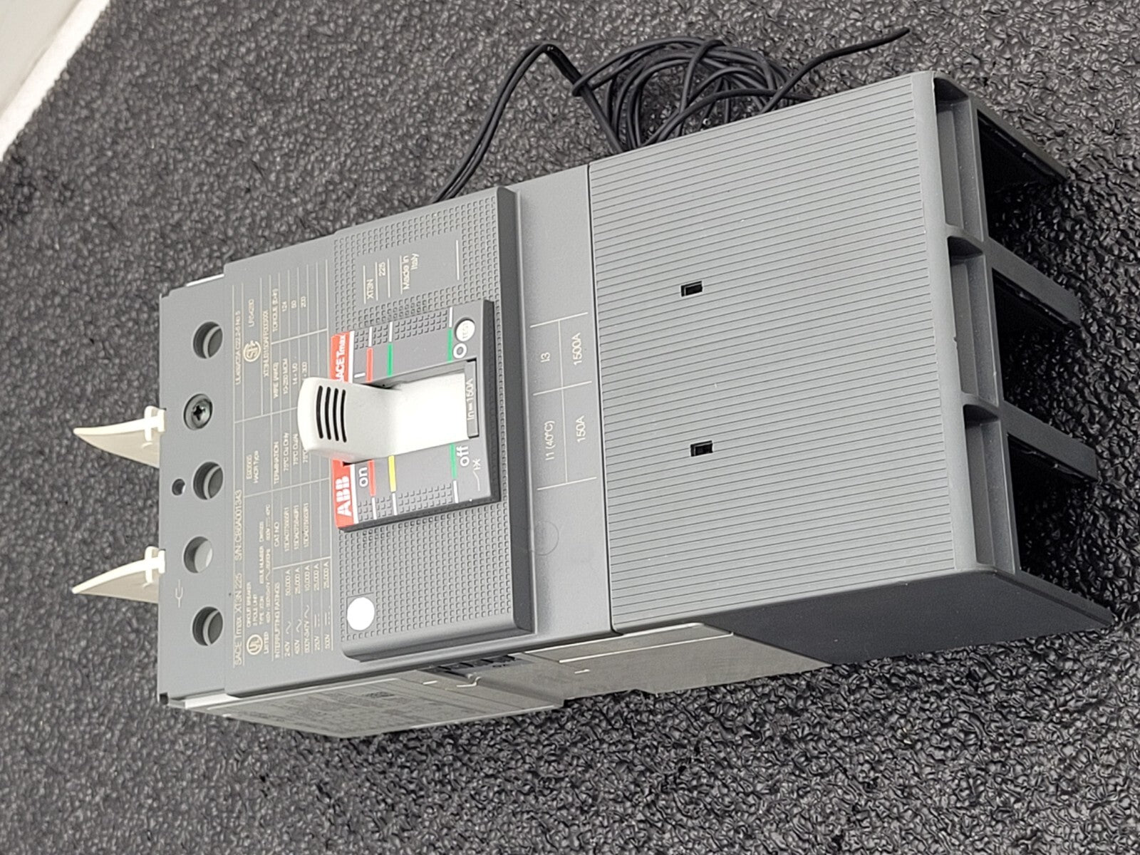 Lot of 2 ABB SACE TMAX XT3N  225 Circuit Breaker