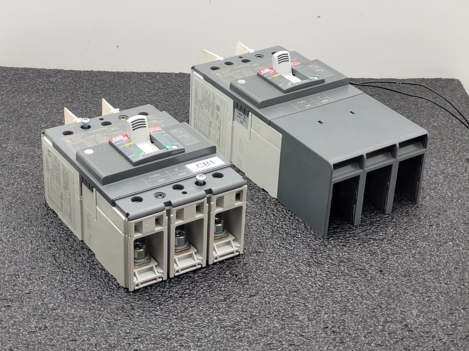 Lot of 2 ABB SACE TMAX XT3N  225 Circuit Breaker