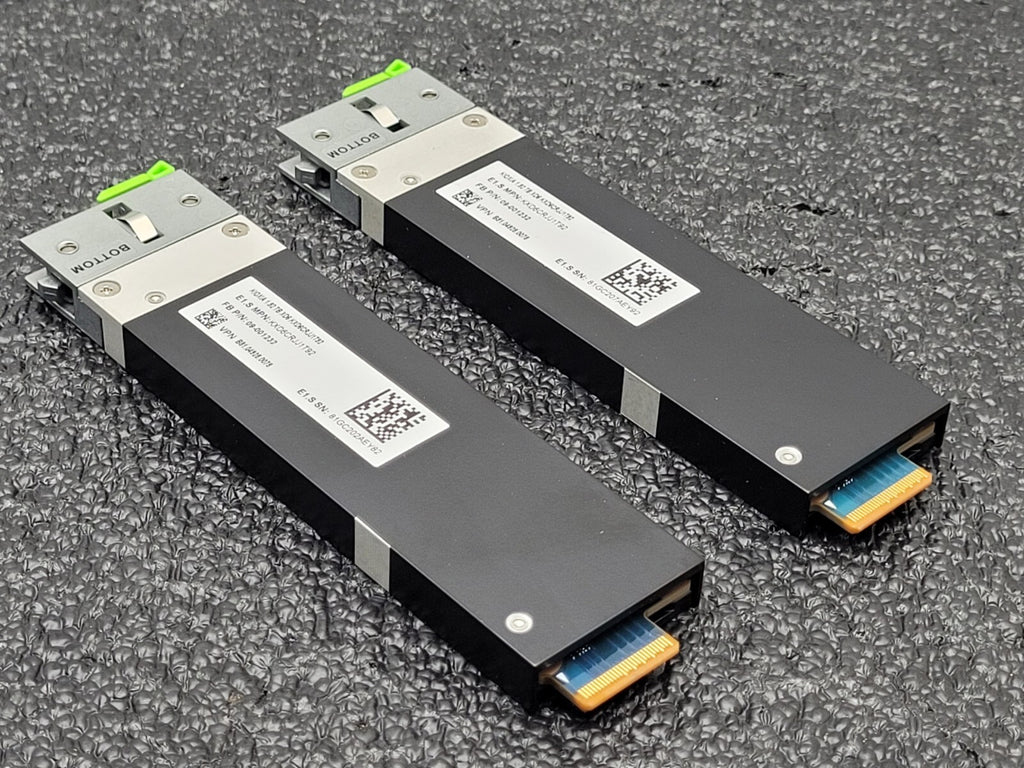 Lot of 2 Kioxia KXD6CRJJ1T92 Hard Drive 1.92TB SSD NVMe PCIe 4.0, NVMe 1.3c E1