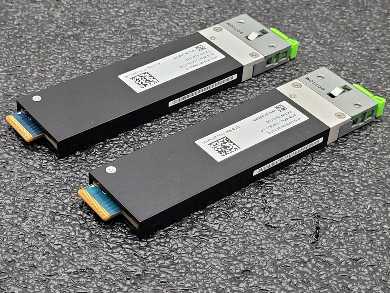 Lot of 2 Kioxia KXD6CRJJ1T92 Hard Drive 1.92TB SSD NVMe PCIe 4.0, NVMe 1.3c E1