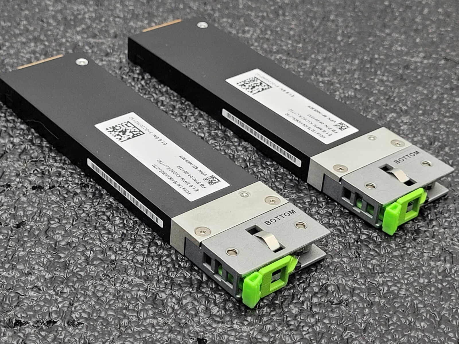 Lot of 2 Kioxia KXD6CRJJ1T92 Hard Drive 1.92TB SSD NVMe PCIe 4.0, NVMe 1.3c E1