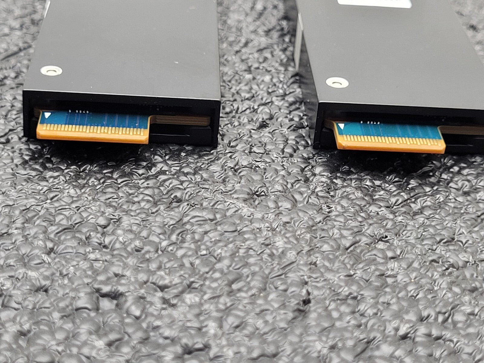 Lot of 2 Kioxia KXD6CRJJ1T92 Hard Drive 1.92TB SSD NVMe PCIe 4.0, NVMe 1.3c E1