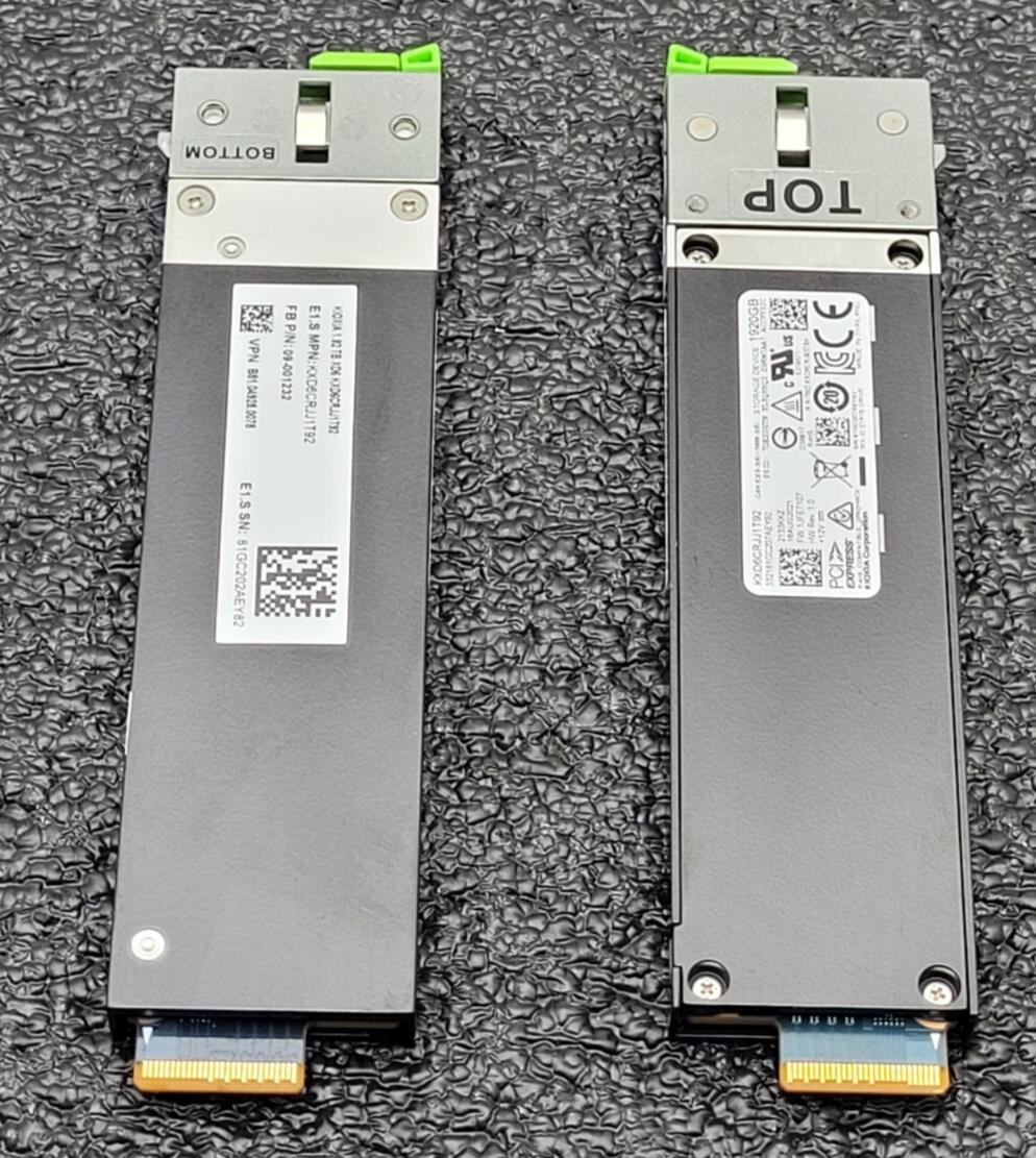 Lot of 2 Kioxia KXD6CRJJ1T92 Hard Drive 1.92TB SSD NVMe PCIe 4.0, NVMe 1.3c E1