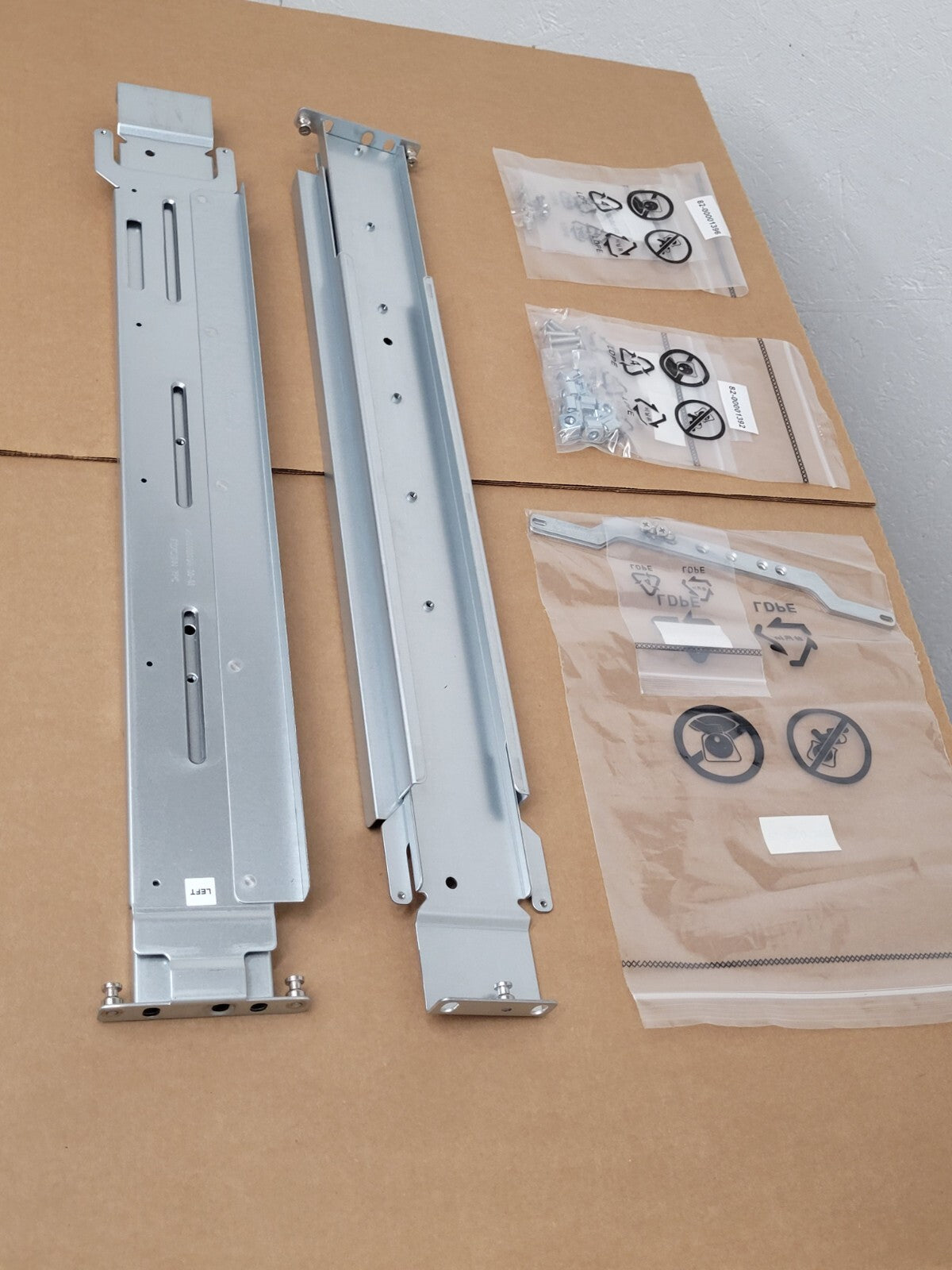 New HP FHDW013-03 StorageWorks MSA2000 Left & Right Rack Mount Rail Kit