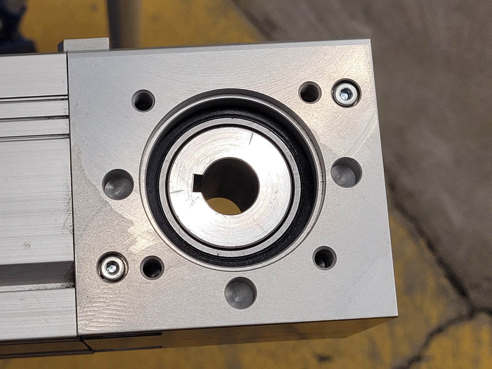 HSB Automation Beta 80-ZRS-32ATE5-E-220-850 Timing Belt Drive Linear Actuatuator