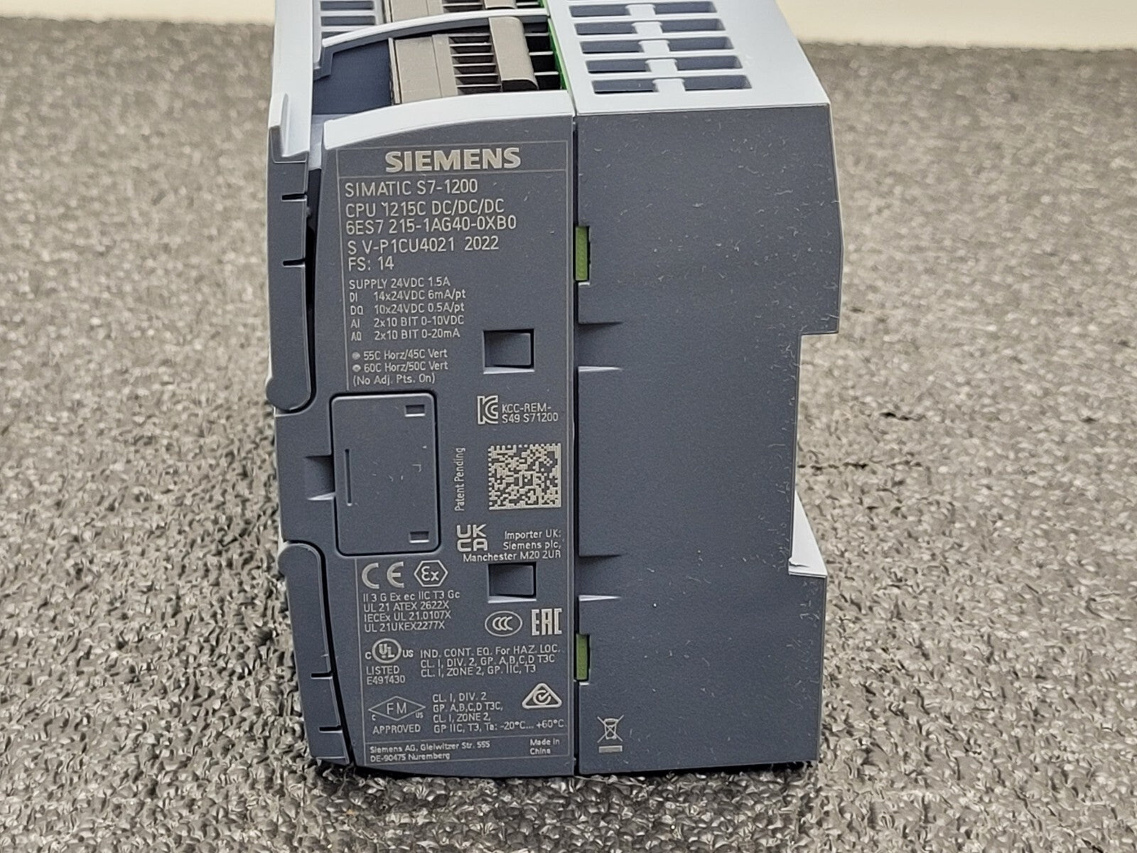 Siemens SIMATIC S7-1200 CPU 1215C 6ES7 215-1AG40-0XB0 6ES7215-1AG40-0XB0