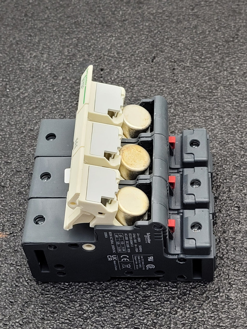 Schneider 3x Fuse Carrier DF223C 3P 125A 690VAC 22x58mm Fuse DIN Rail Mount