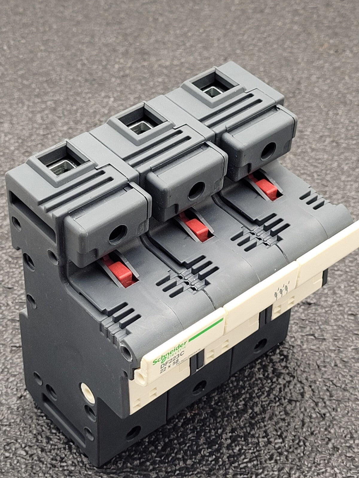 Schneider 3x Fuse Carrier DF223C 3P 125A 690VAC 22x58mm Fuse DIN Rail Mount