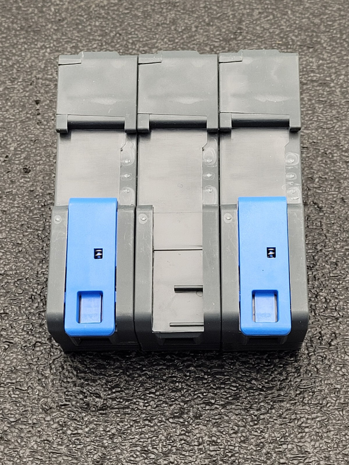 Schneider 3x Fuse Carrier DF223C 3P 125A 690VAC 22x58mm Fuse DIN Rail Mount