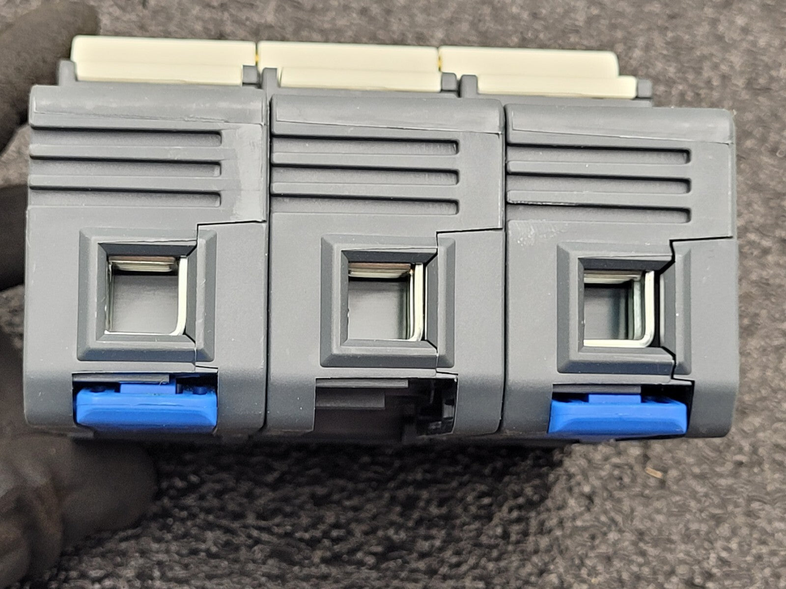 Schneider 3x Fuse Carrier DF223C 3P 125A 690VAC 22x58mm Fuse DIN Rail Mount